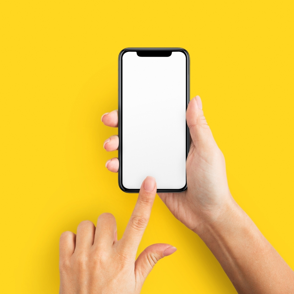 Clean the screen – what is lurking on your phone screen?